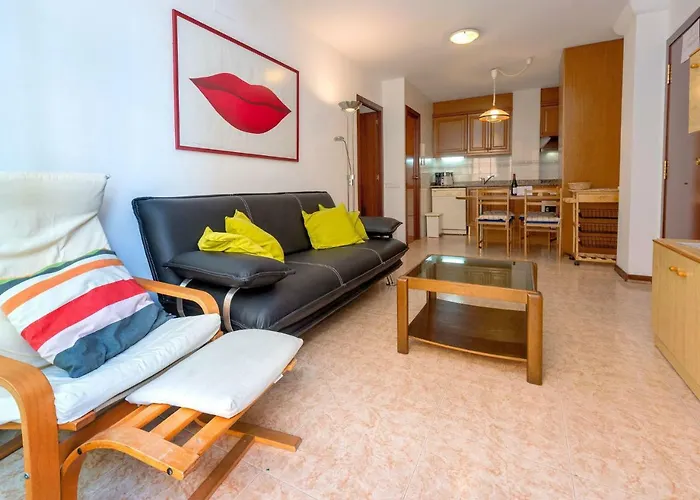 Primer De Maig By Interhome Apartament